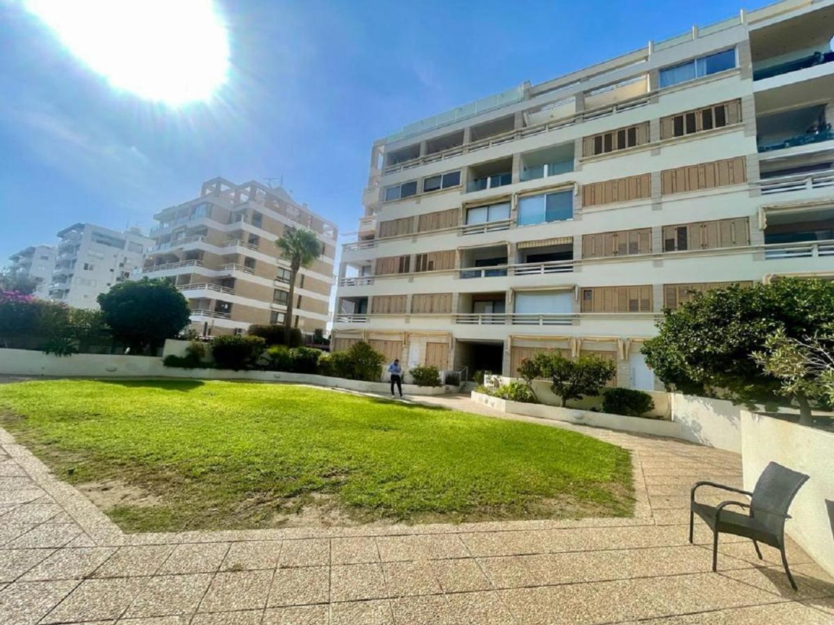 Sea View Suite In Makenzy Larnaca Exterior photo